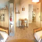 Bed & Breakfast La Maison De Philomene 4*