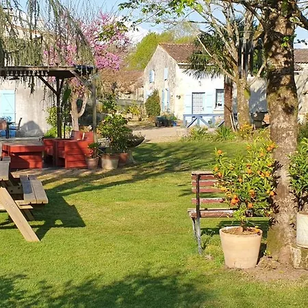 La Maison De Philomene Corme-Royal