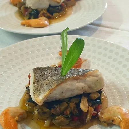 La Maison De Philomene Alojamento de Acomodação e Pequeno-almoço 4*